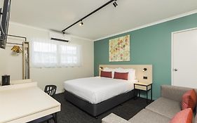 Nightcap At Balaclava Hotel